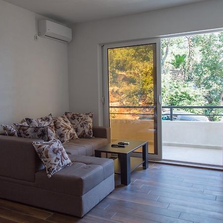 Del Mar Apartments Чань Экстерьер фото