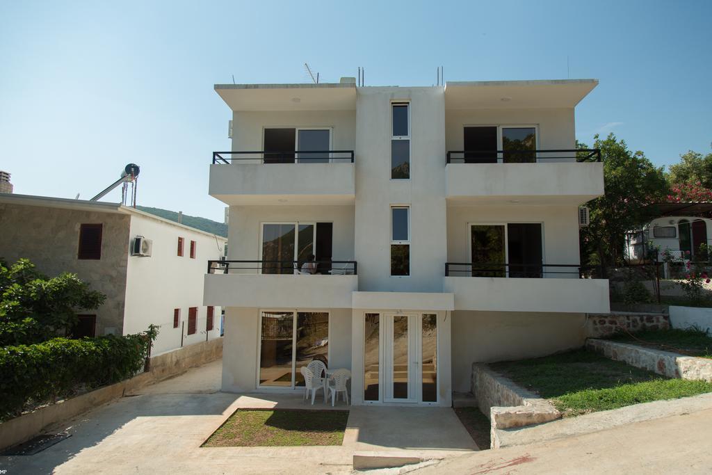 Del Mar Apartments Чань Экстерьер фото