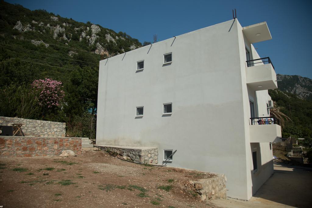 Del Mar Apartments Чань Экстерьер фото