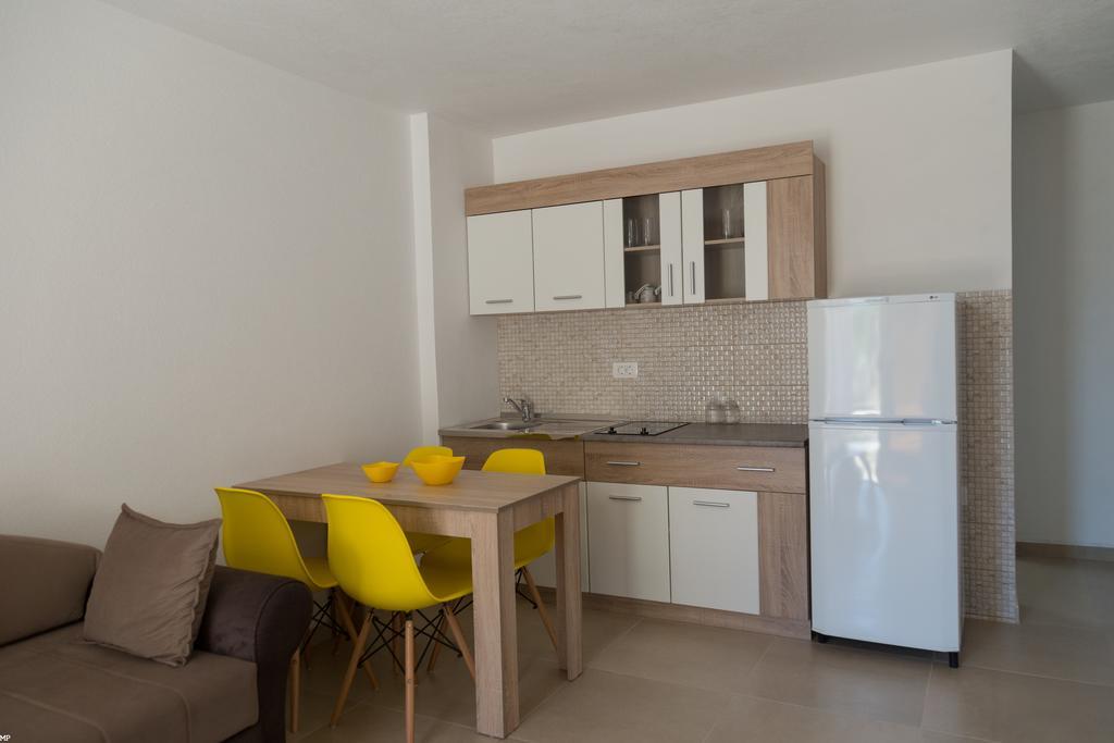 Del Mar Apartments Чань Экстерьер фото