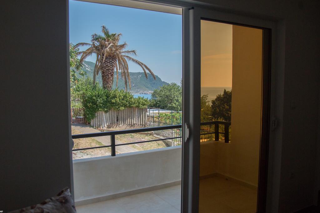 Del Mar Apartments Чань Экстерьер фото