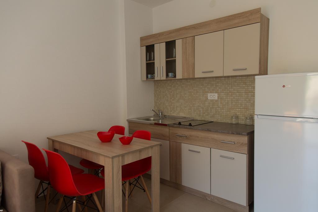 Del Mar Apartments Чань Экстерьер фото