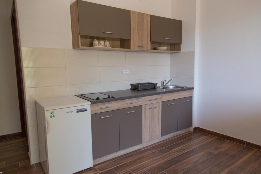 Del Mar Apartments Чань Экстерьер фото